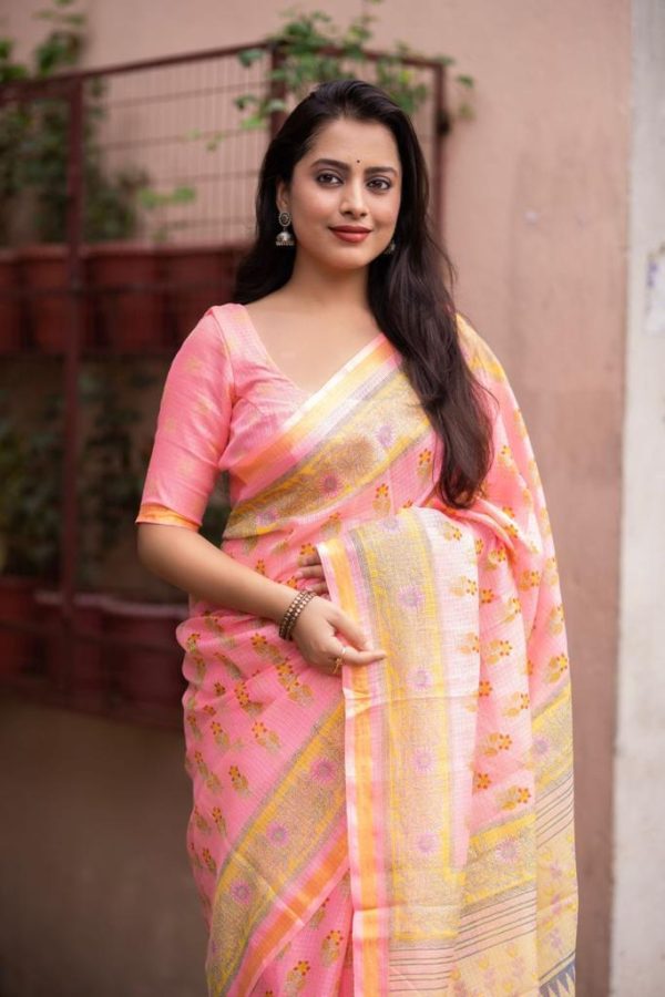 NOZ2TOZ Women Pink Silk Blend Geometric Saree With Unstitched Blouse Sale