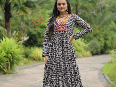 Aastha Fashion Black Cotton Printed Cotton With Kutchi Gamthi Work And Kodi Lace Gown Discount