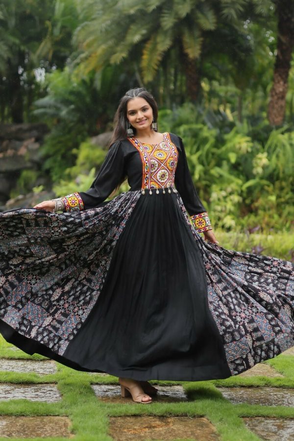 Aastha Fashion Black 14 Kg Rayon Kutchi Gamthi Work Gown Supply